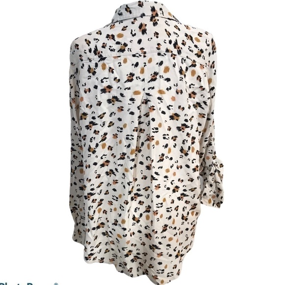 JAK & rae ivory leopard long sleeve button up top sz M - Picture 3 of 6
